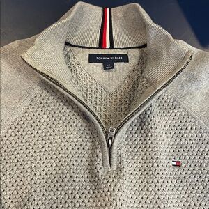 TOMMY HILFIGER 2018 QUARTER ZIP LONG SLEEVE LT GRAY PERFORATED LOOK MENS Size L